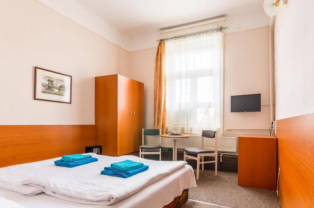 Eitans Guesthouse Budapest Bagian luar foto
