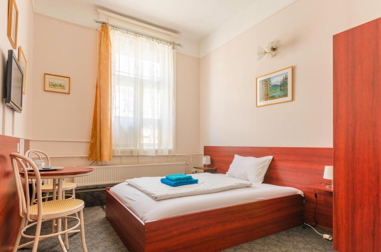 Eitans Guesthouse Budapest Bagian luar foto