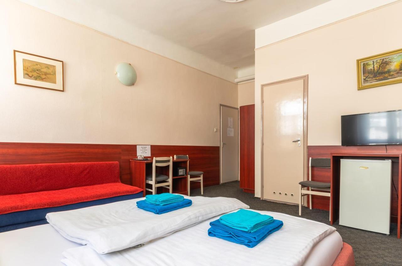 Eitans Guesthouse Budapest Bagian luar foto