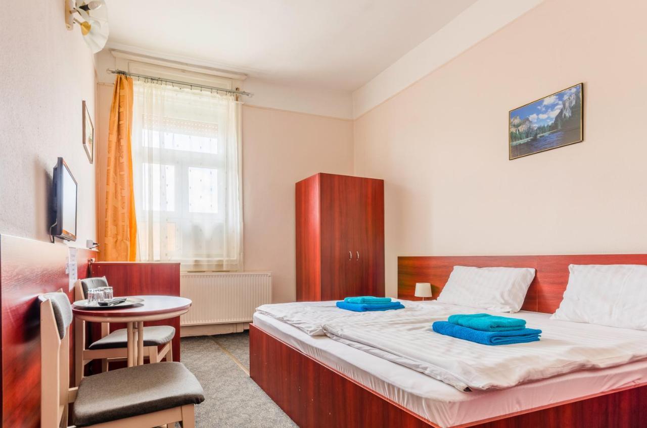 Eitans Guesthouse Budapest Bagian luar foto