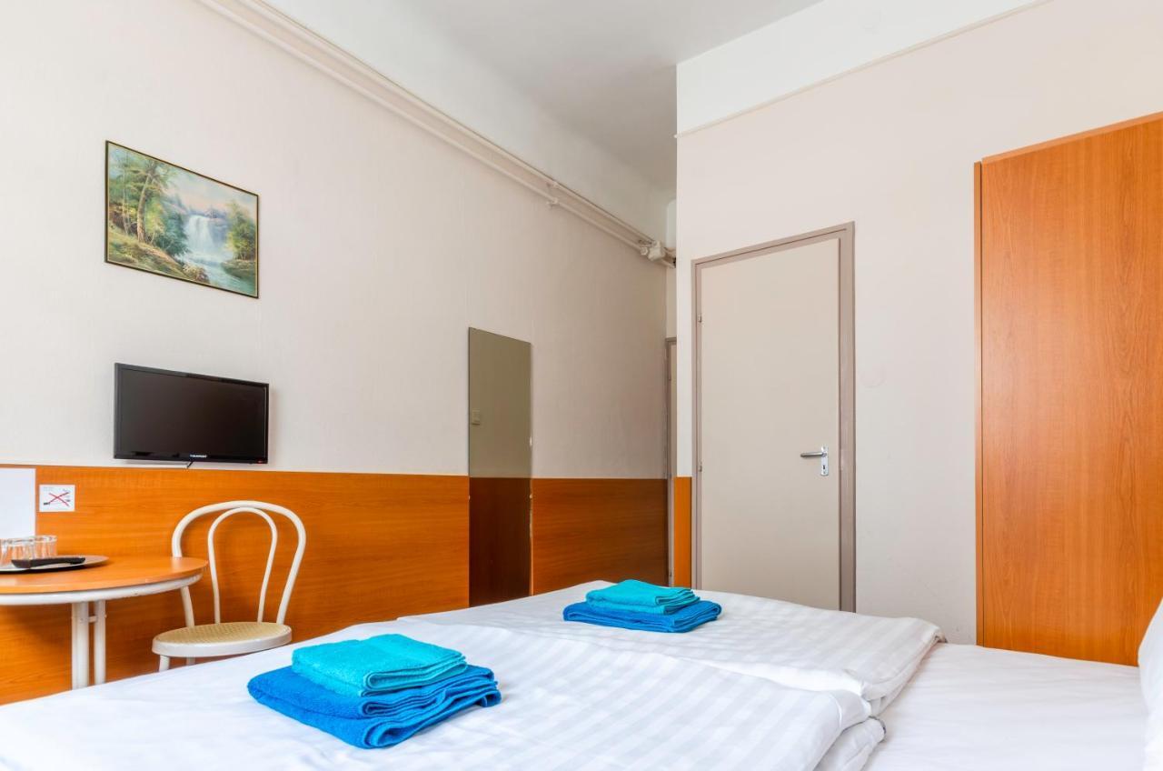 Eitans Guesthouse Budapest Bagian luar foto