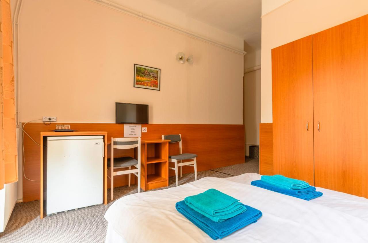 Eitans Guesthouse Budapest Bagian luar foto