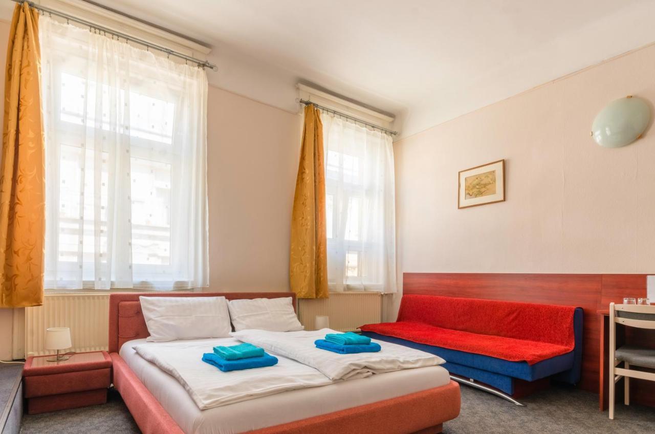 Eitans Guesthouse Budapest Bagian luar foto